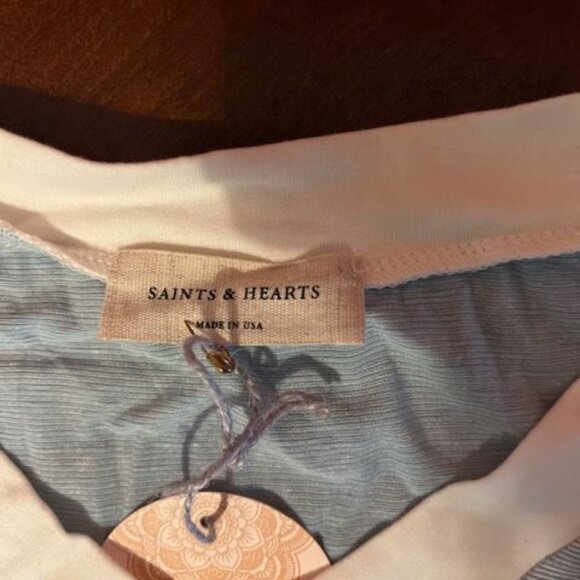 Saints & Hearts‎ "Be Kind" Womens V-Neck T-Shirt  Cotton Polyester Blend - Picture 4 of 6